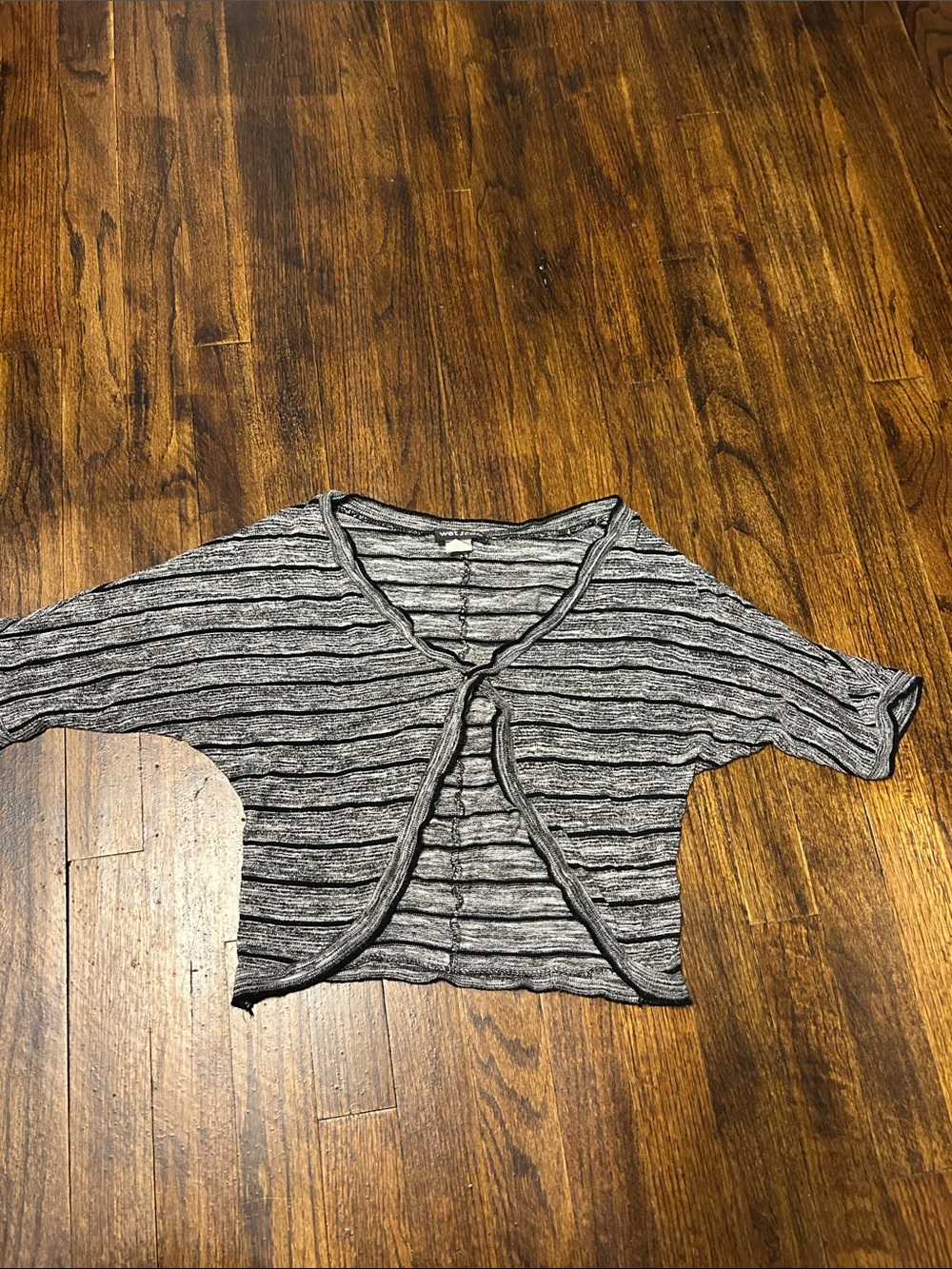Short knotted front striped top